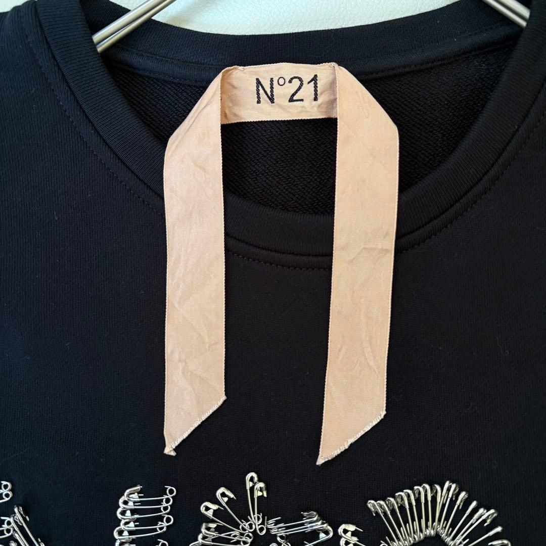 美品✨N°21 安全ピンデザイン ロゴトレーナー スウェット ブラック