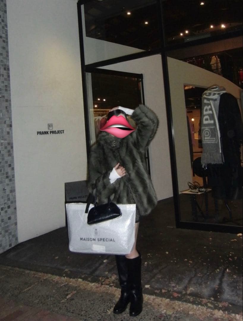 すもも　laguagem far coat