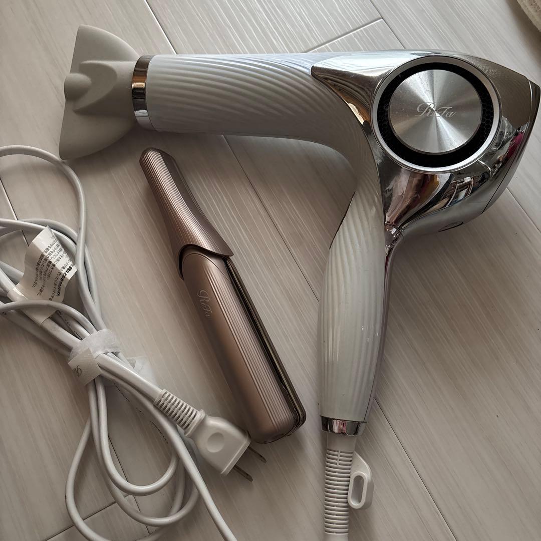 即購入可　リファ　ReFaヘアドライヤー フィンガーアイロン　ホワイト/ベージュ