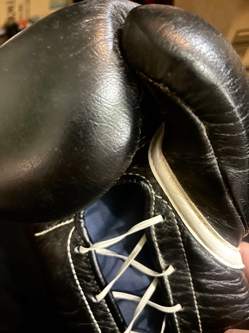 Winning 8 oz ボクシンググローブ