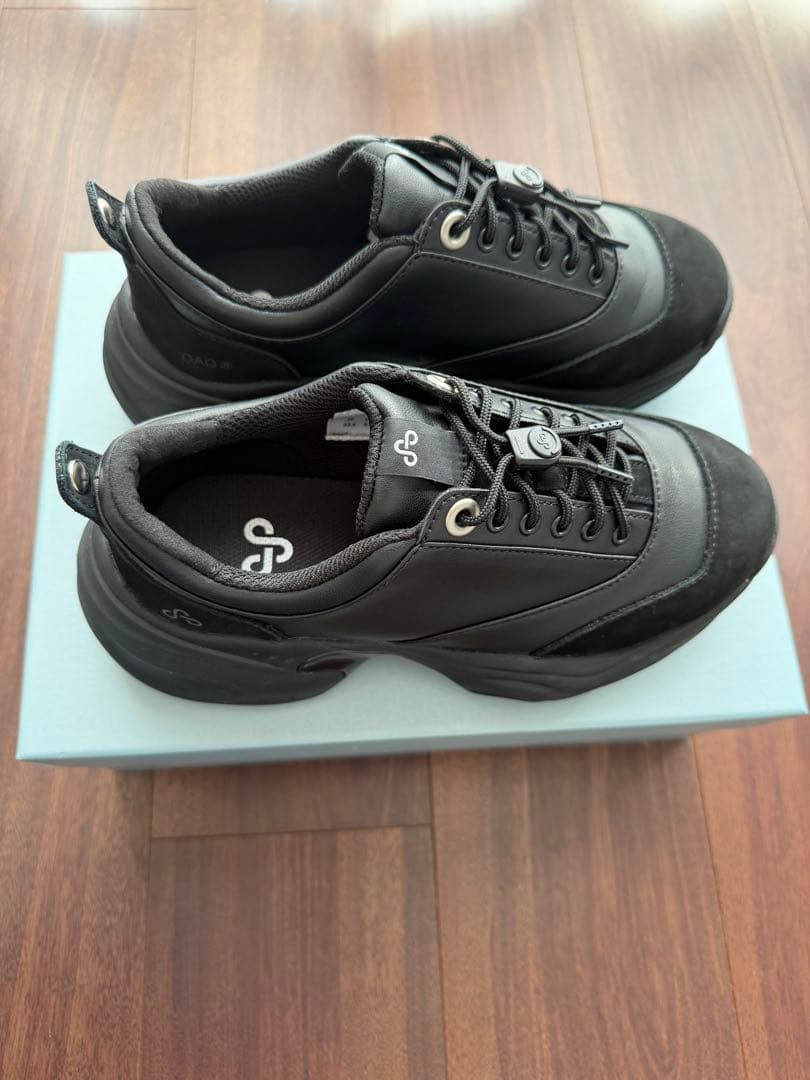 oao スニーカー　オーエーオー