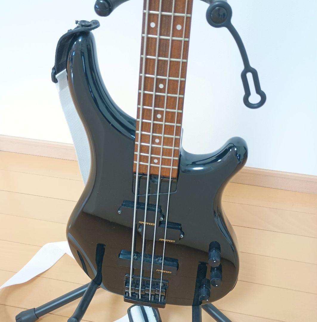 美品☆フェルナンデスのエレキベース！とても弾きやすく鋭い音でズシンとくる楽器☆