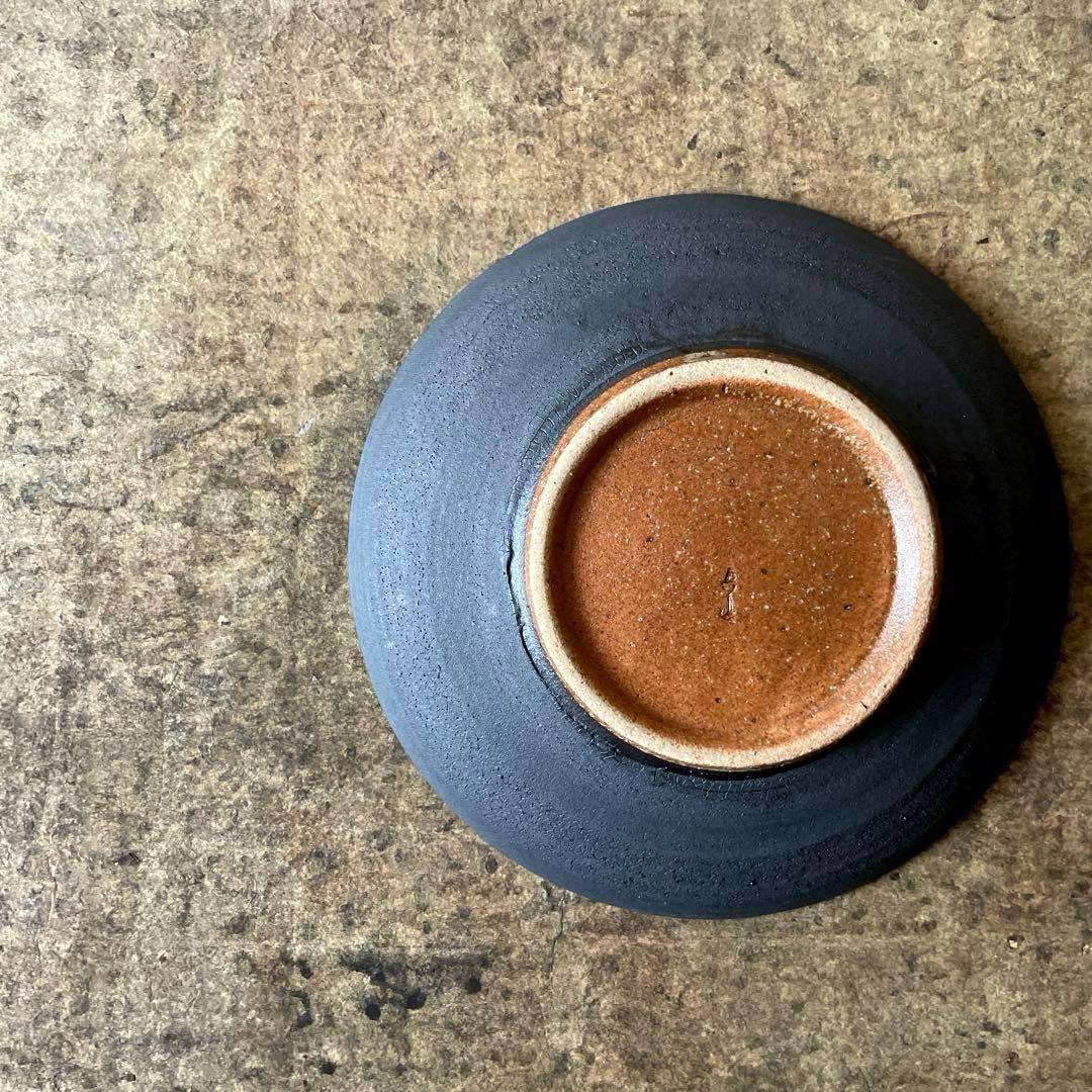 ぴーちゃん 【和モダン】美濃焼　黒錆マット平皿 M