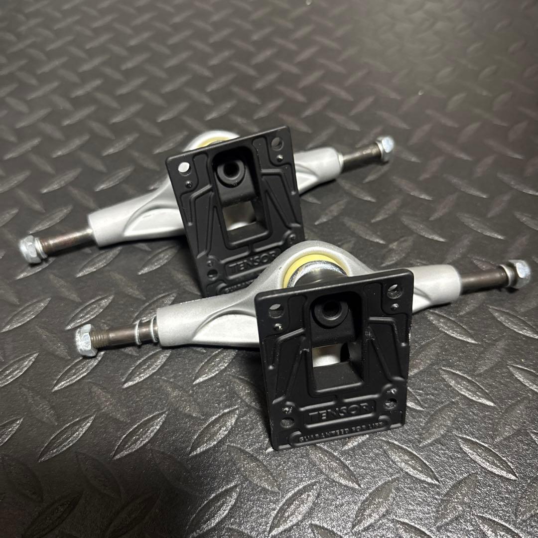 スケボートラック　テンサー　マグライト　TENSOR 5.25 HI