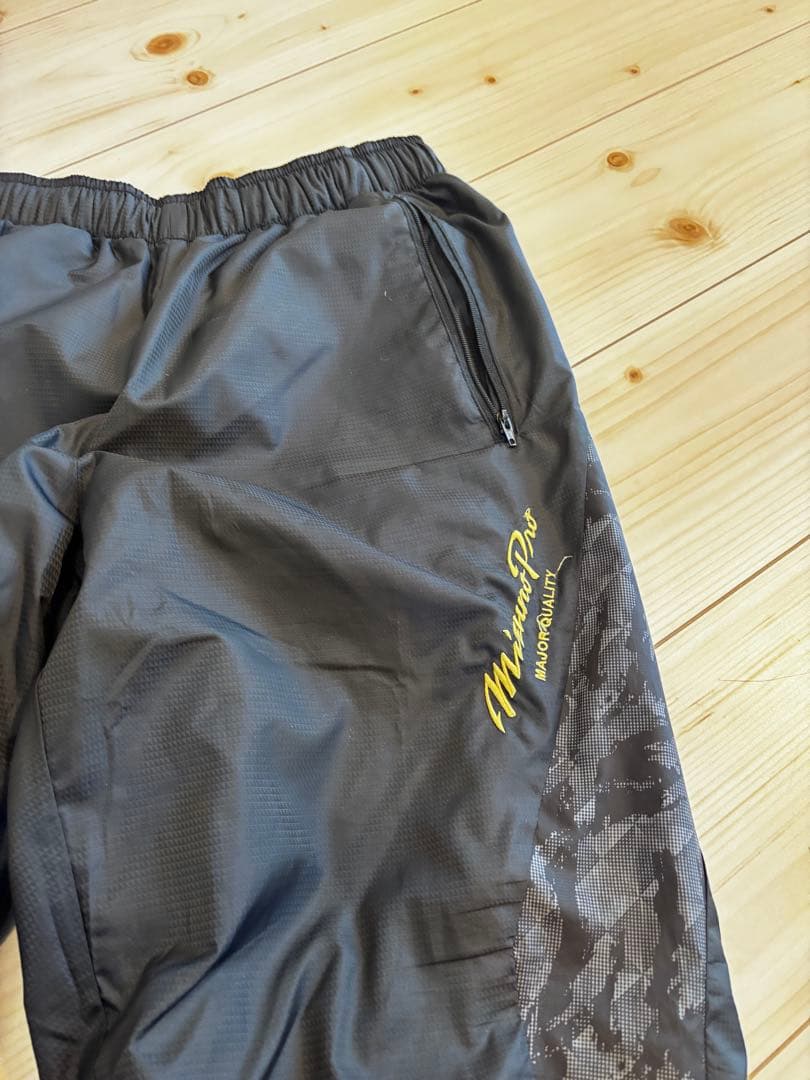 ミズノプロ ブレスサーモ ウィンドブレーカー　セットアップ カモフラ　迷彩