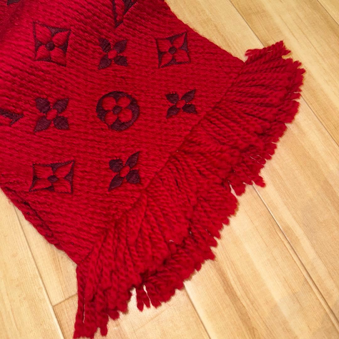 LOUIS VUITTON赤色 ロゴ入り マフラー フリンジ付き