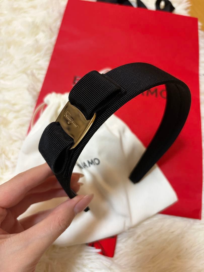 Ferragamo ブラック リボン カチューシャ