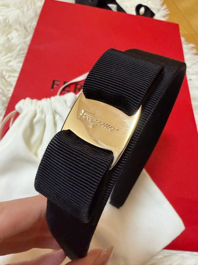 Ferragamo ブラック リボン カチューシャ