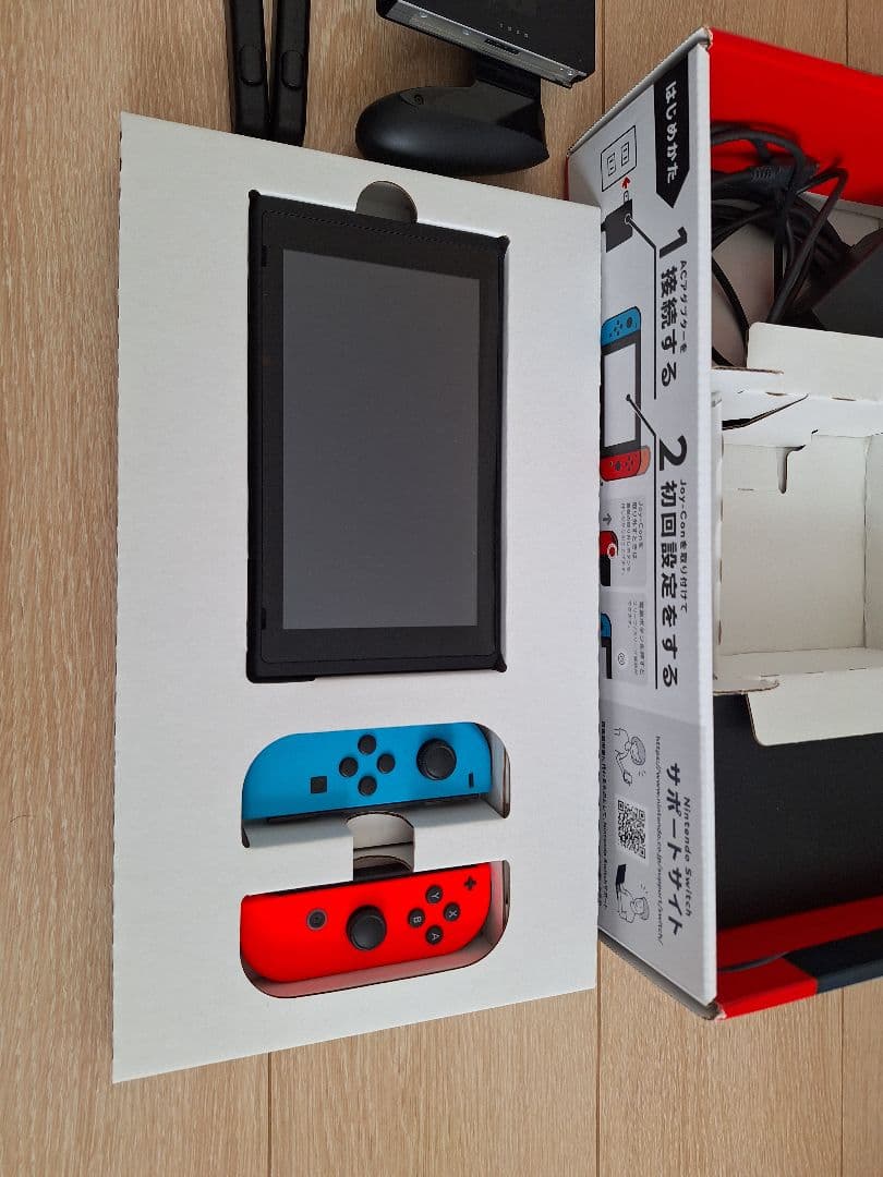 Nintendo Switch 本体 青/赤 ジョイコン付き