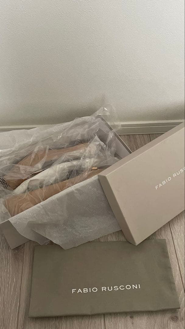 試着のみ★美品★ FABIO RUSCONI ビジュー付きフラットシューズ