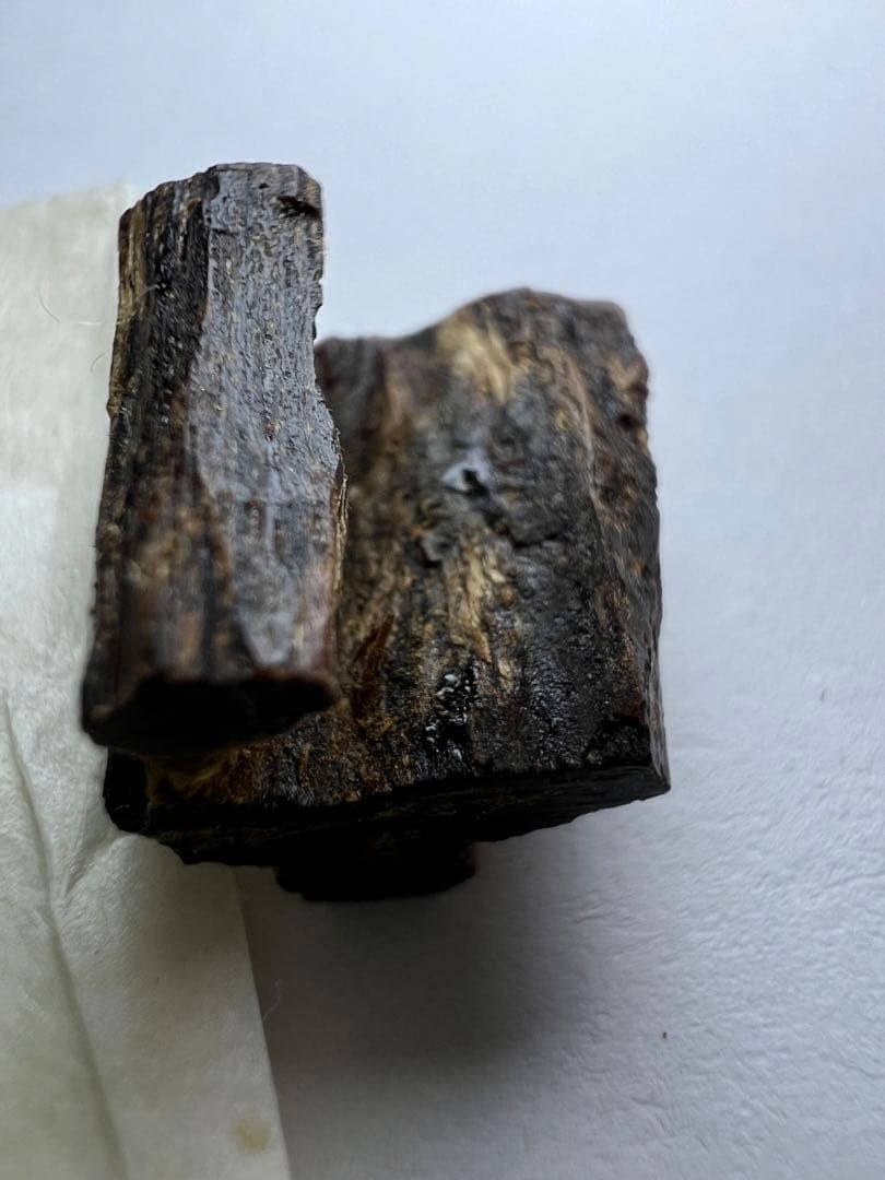 古渡命銘木 貳百種種名香　羅国　銘【石帯】0.848g 香木/沈香/伽羅