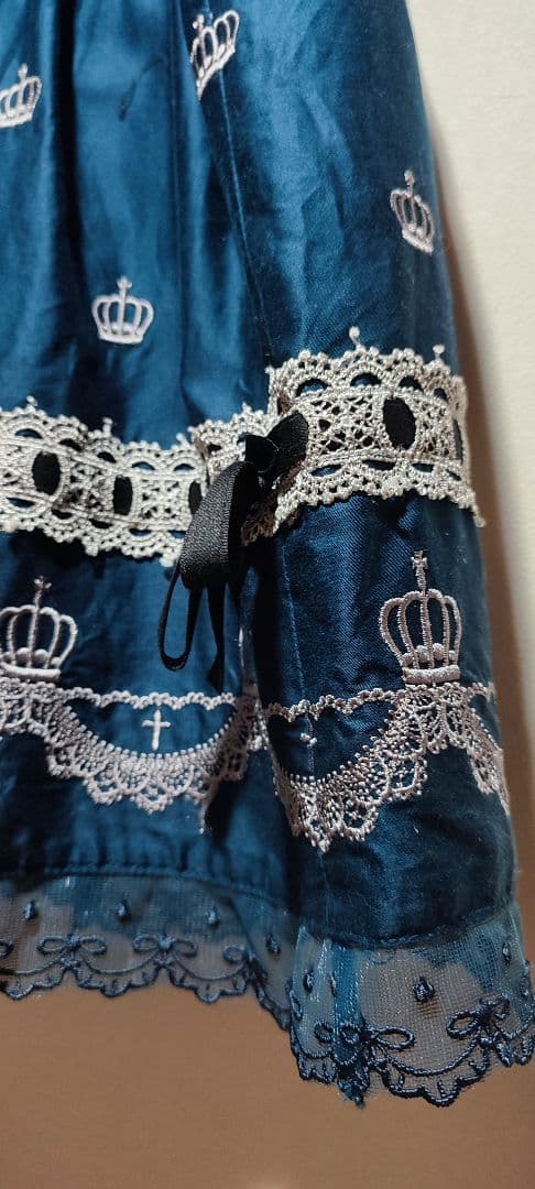 B.P.N.ブラックピースナウ　王冠刺繍スカート　BlackPeaceNow