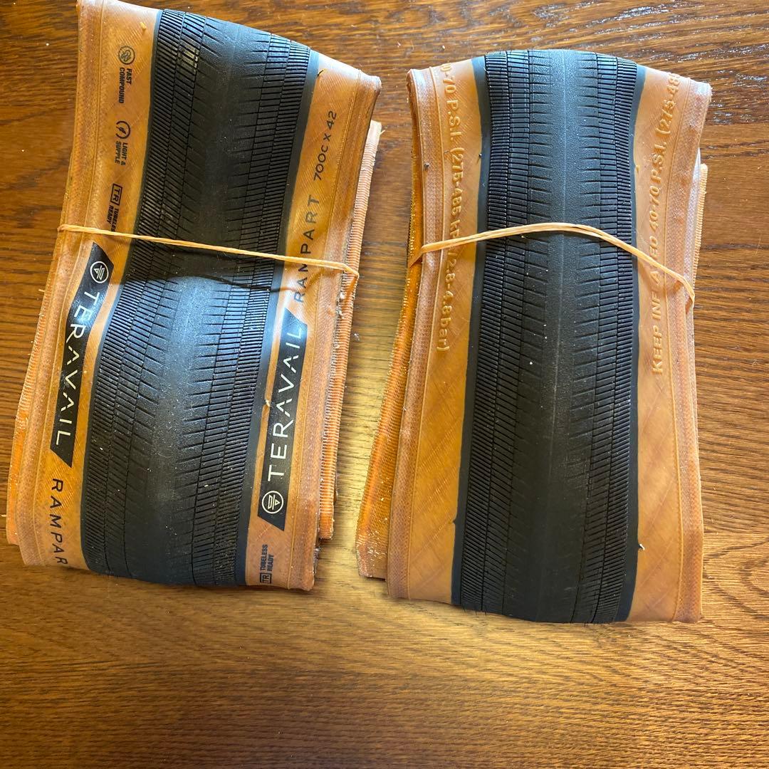 テラベイル　ランパート　700×42c