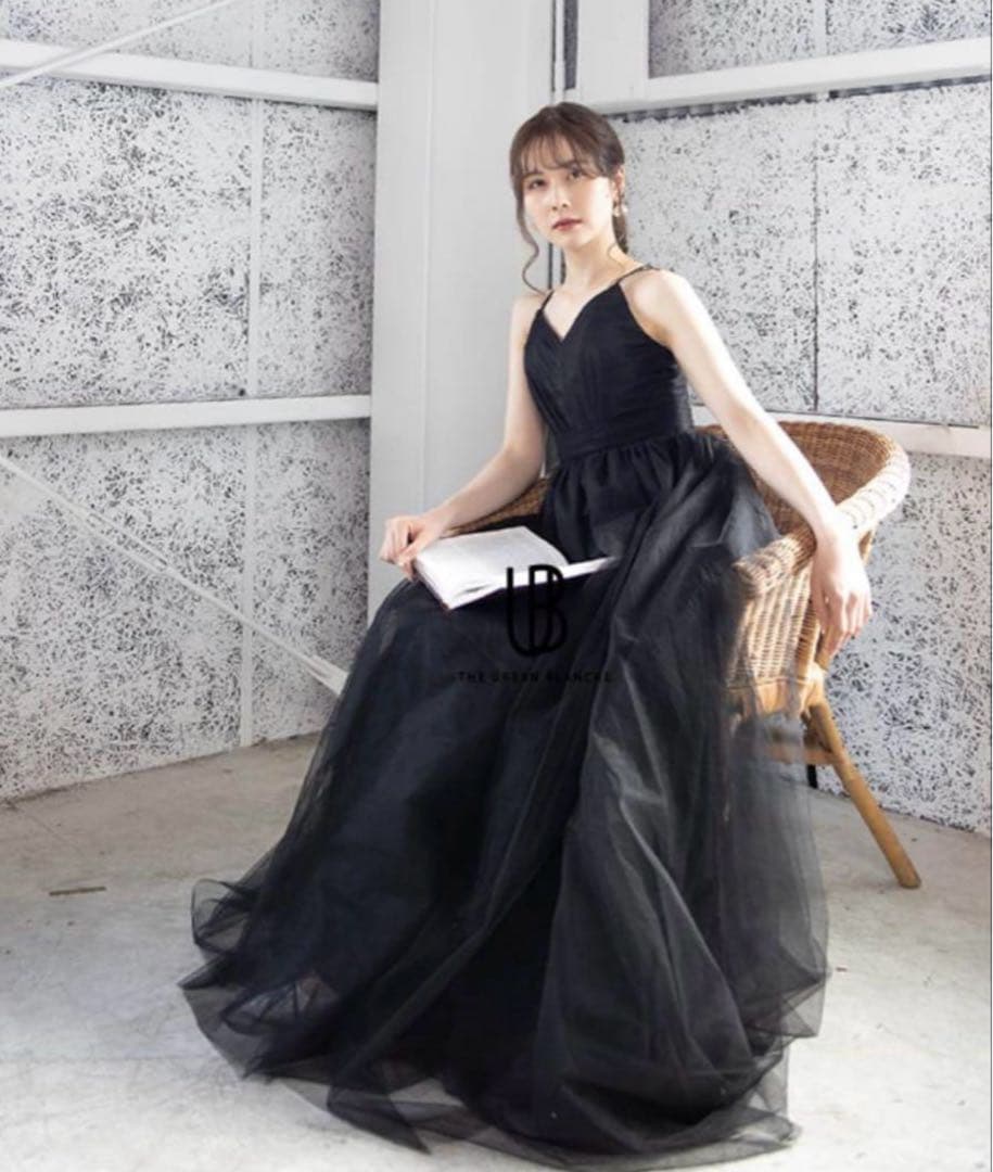 THE URBAN BLANCHEブラックドレスブライダル　アーバンブランシュ黒