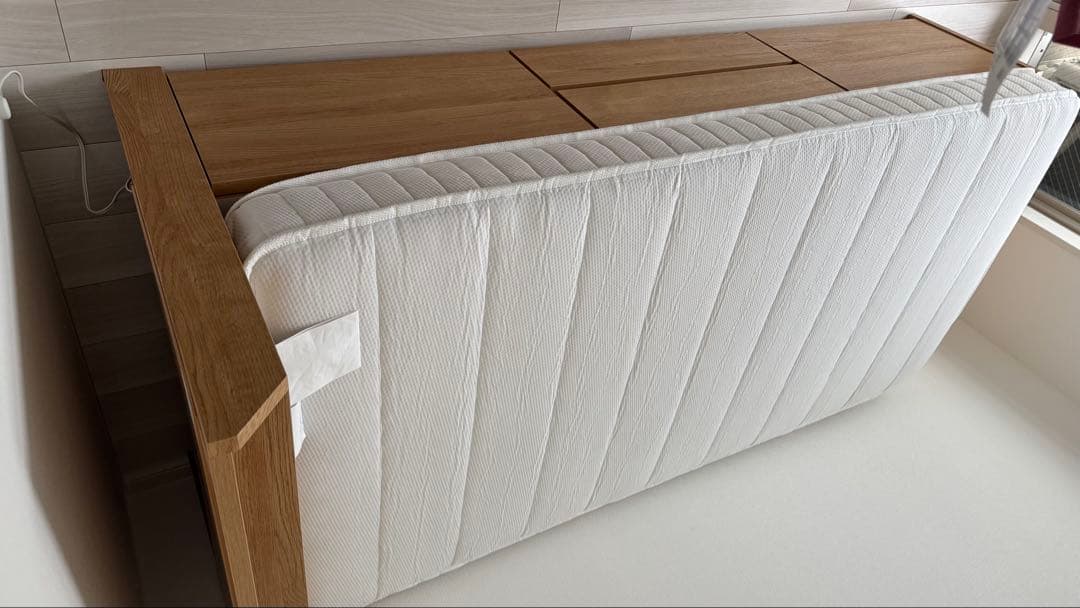 【新品未使用】シングルベッドフレーム　マットレス付き