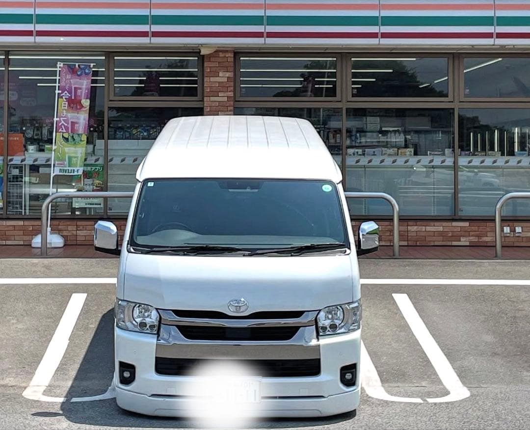 ハイエース　ガッツミラーレス　コーナーカバー