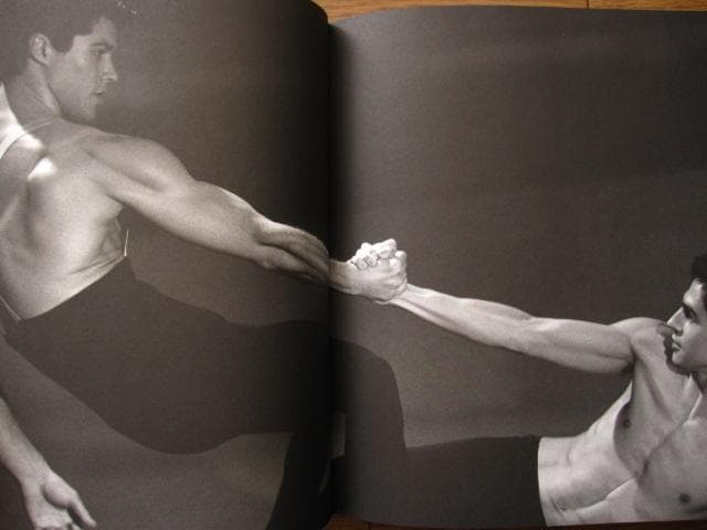 アート・デザイン・音楽 Roberto Bolle An Athlete in Tights