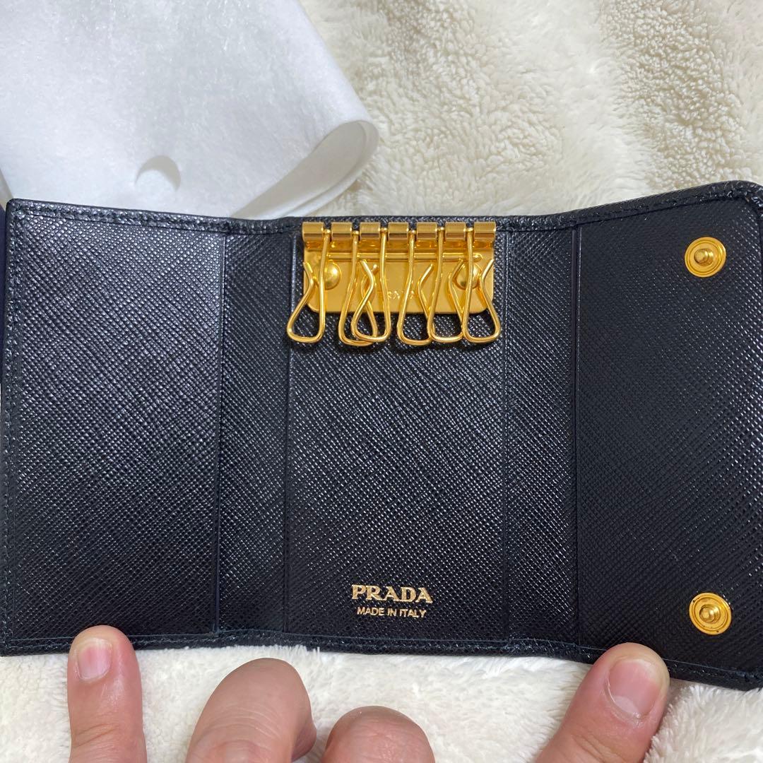 PRADA サフィアーノレザー ブラックキーケース