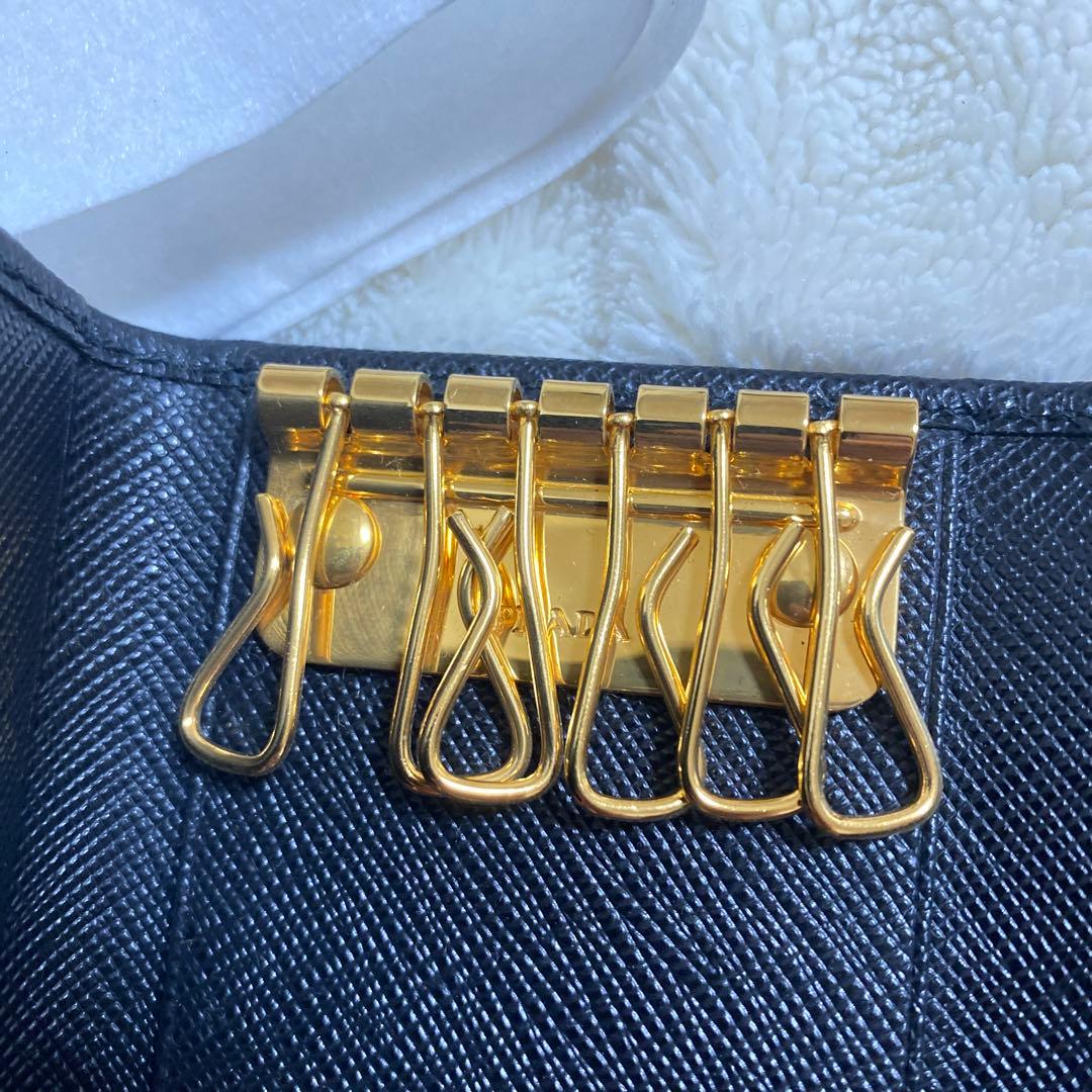 PRADA サフィアーノレザー ブラックキーケース