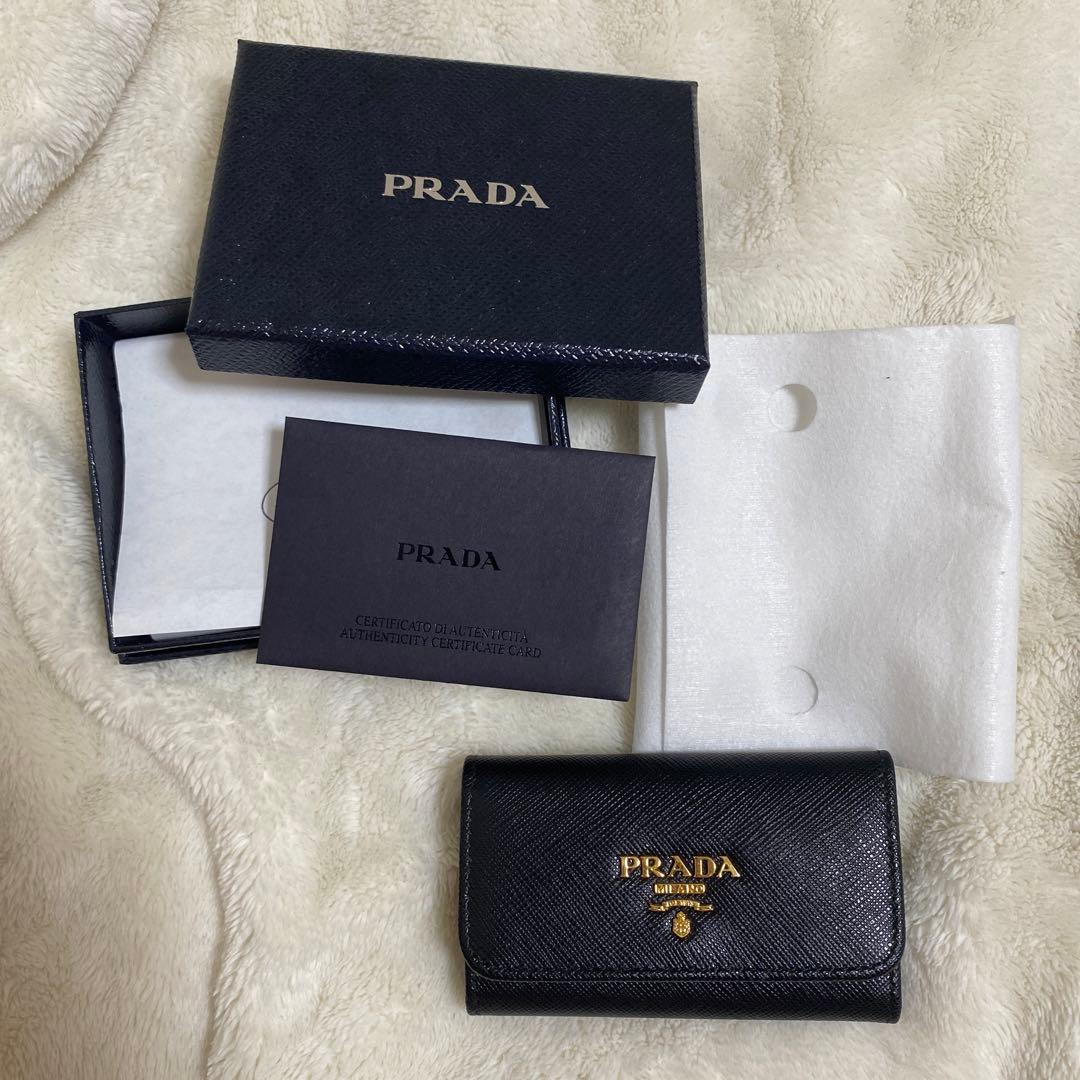 PRADA サフィアーノレザー ブラックキーケース