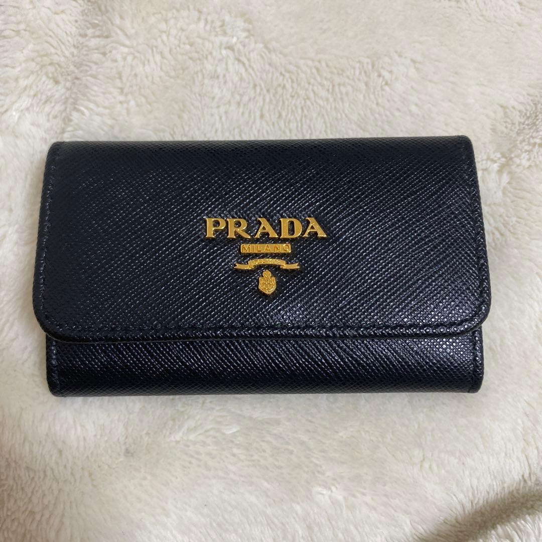 PRADA サフィアーノレザー ブラックキーケース
