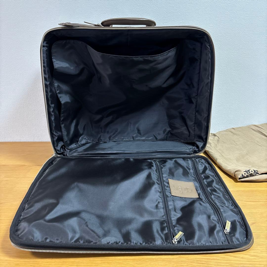 ユナイテッドアローズ　YUKINO キャリーバッグ　スーツケース　レザー