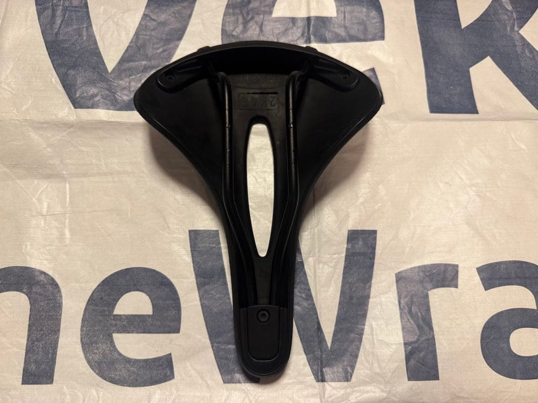 BROOKS carved cambium C19 ブラック