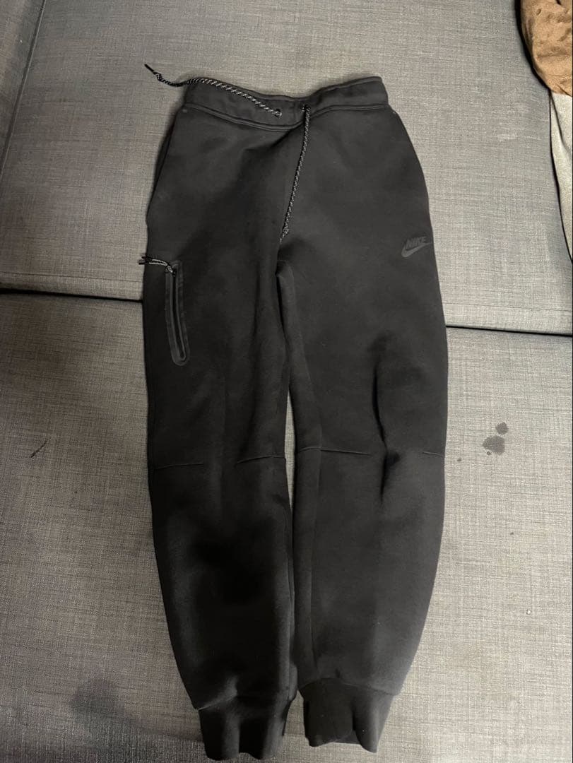 Nike テックフリース　ブラック