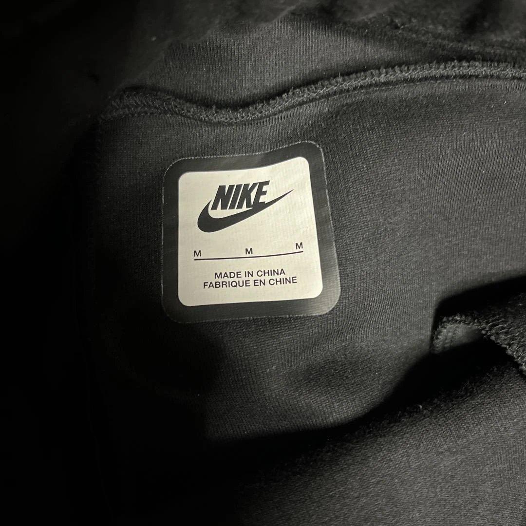 Nike テックフリース　ブラック
