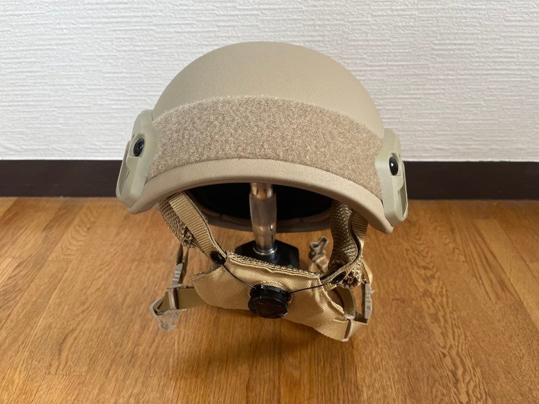 防弾ヘルメット　FAST