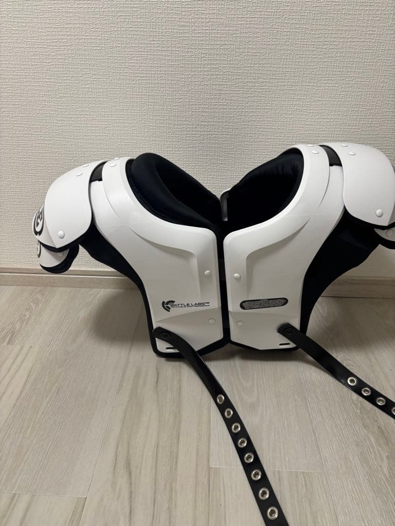 激レア　バトルショルダーパッドMサイズ　アメフト用　大人用　アダルトサイズ