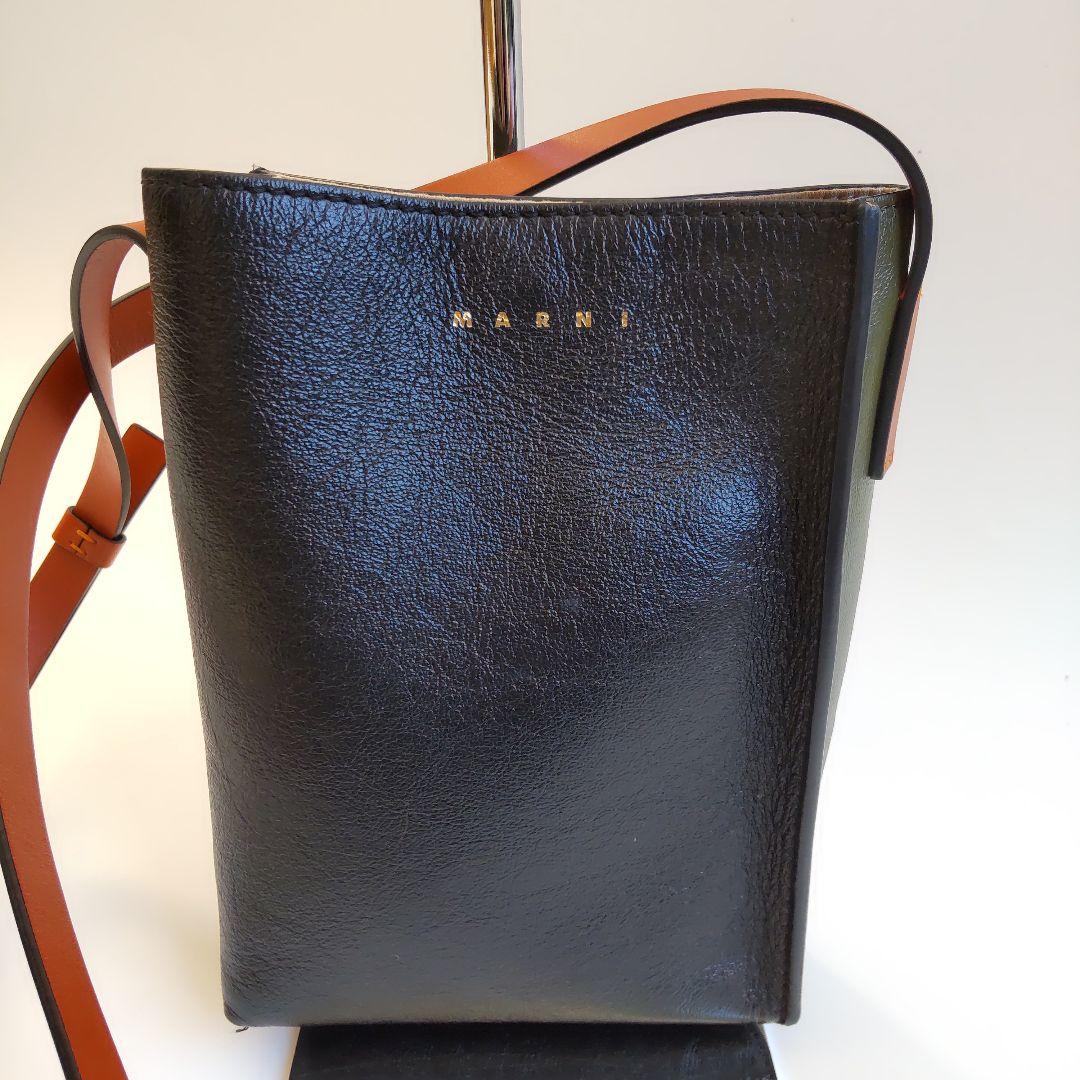 美品 マルニ MUSEO NANO SOFT レザー ショルダーバッグ ブラック