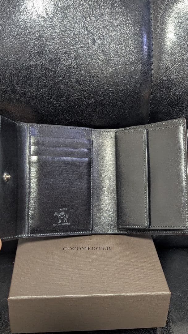 ココマイスター　 カヴァレオカンガ　三つ折り財布 ブラック