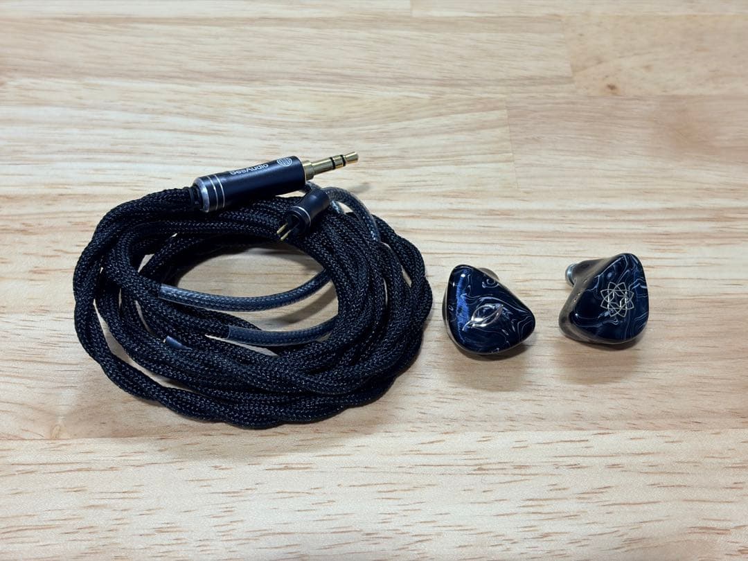 イヤホン SeeAudio Bravery