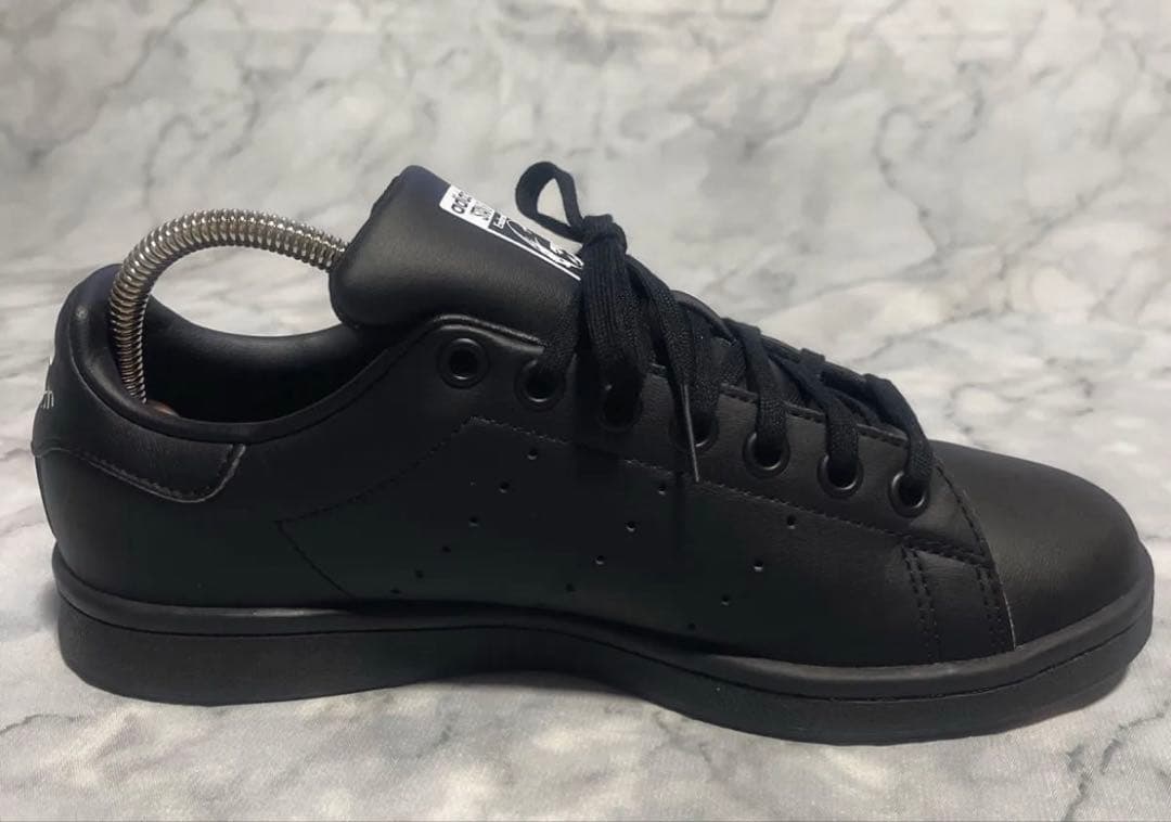 【美品】adidas アディダススタンスミス スニーカー 黒24.5