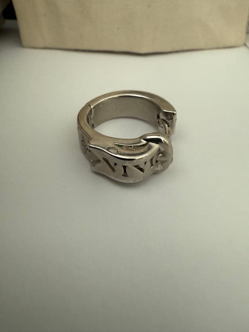 ヴィヴィアン・ウエストウッド　MAN BOBBY シングルフープピアス