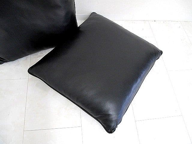 展示品リッツウェル「ライトフィールド」本革サポートクッション 2個　17.8万