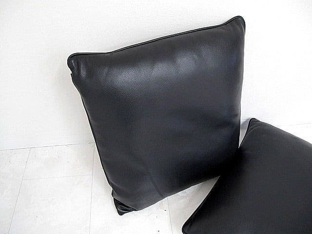 展示品リッツウェル「ライトフィールド」本革サポートクッション 2個　17.8万