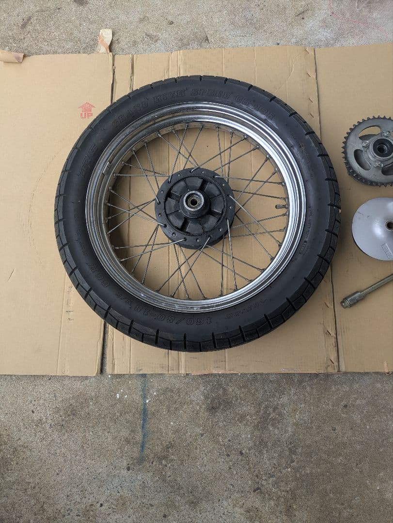 グラストラッカー　ビッグボーイ　リアホイール