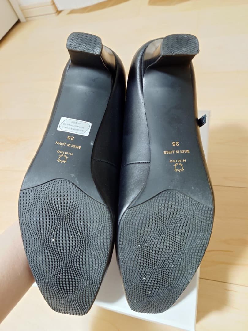 卑弥呼 ヒミコ ヒールスクエアトゥストラップパンプス 25cm ブラック 黒