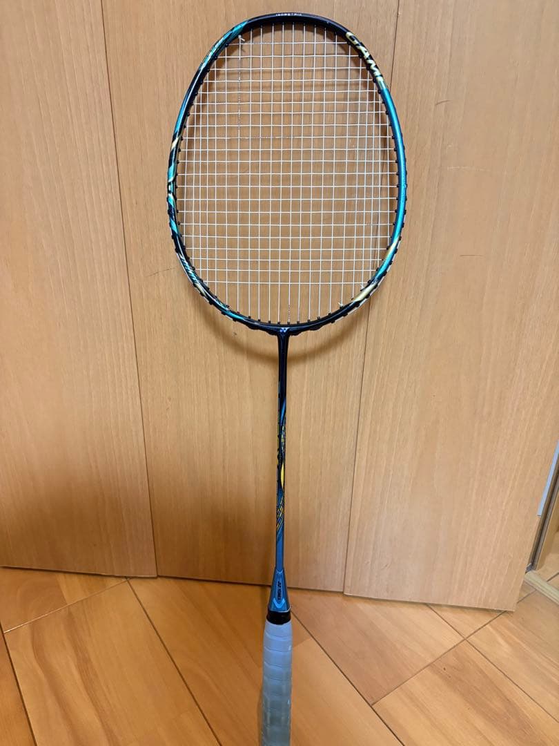 ASTROX 88S バドミントンラケット美品！4U5G