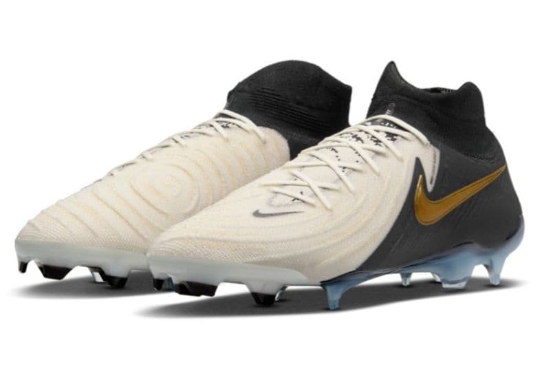 サッカーシューズ スパイク 25.0cm クリーム