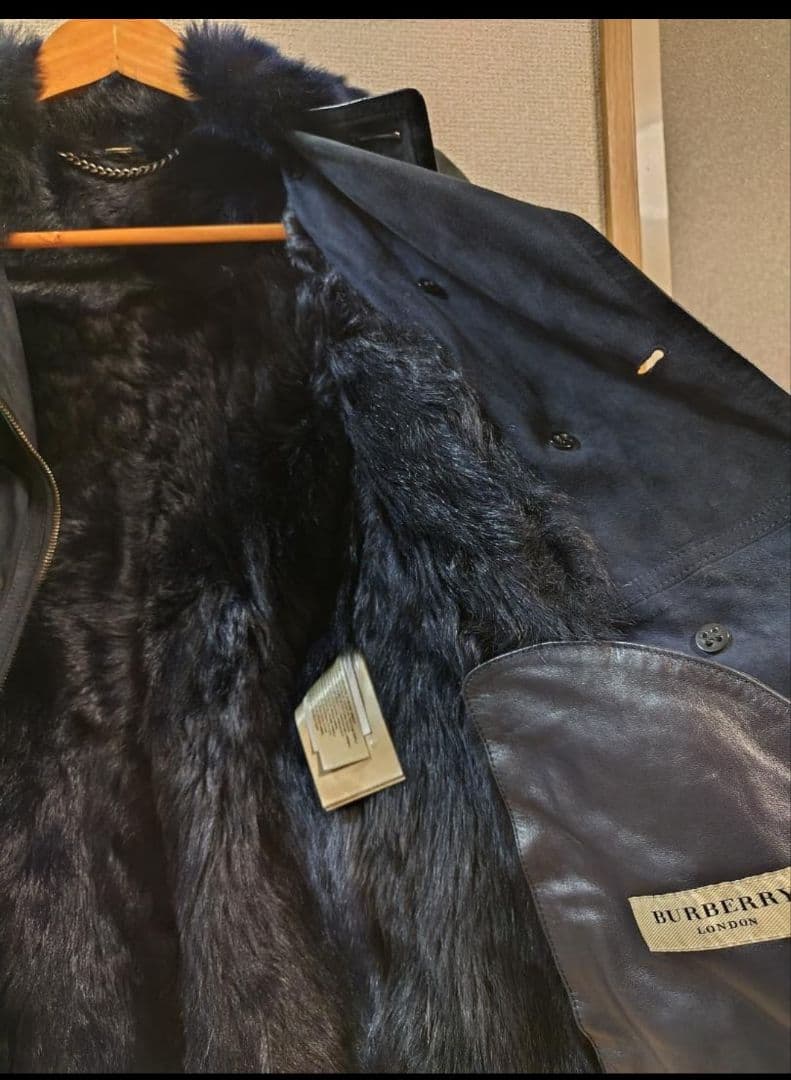 Burberry バーバリー　リアルムートン　レザー　ライダースジャケット