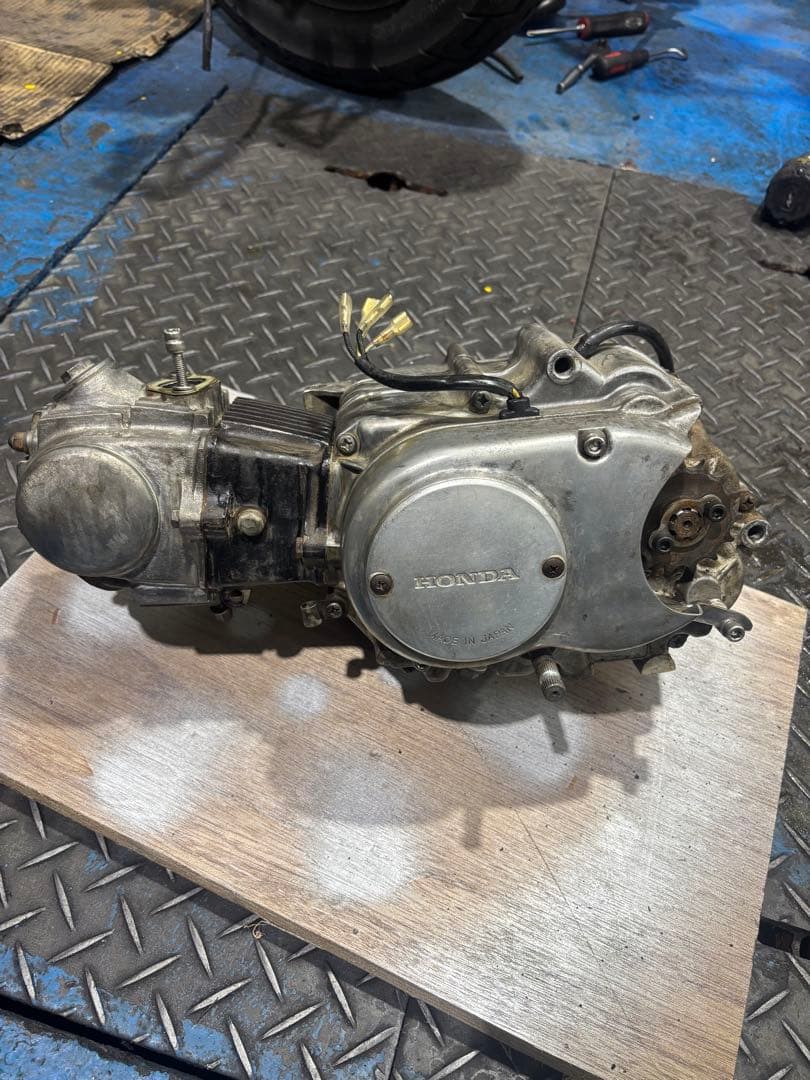 i*o様 HONDA DAX st70 6vエンジン