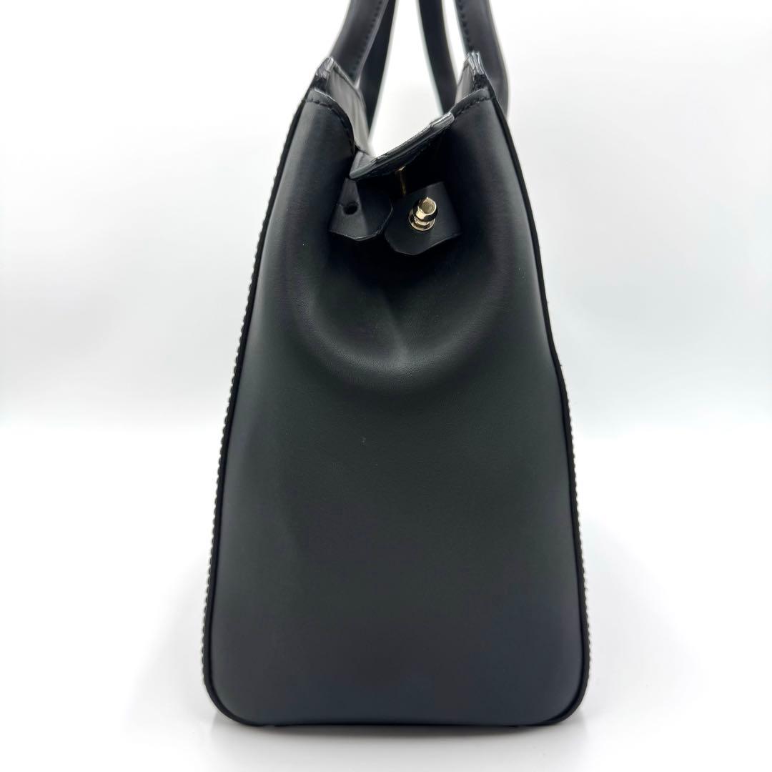 新品 フルラ Lucky ビジネスバッグ 2way レザー ロゴ金具 ブラック