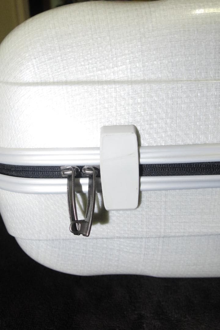 トッケイ　サムソナイト　シーライト スピナー75　オフホワイト容量94Ⅼ