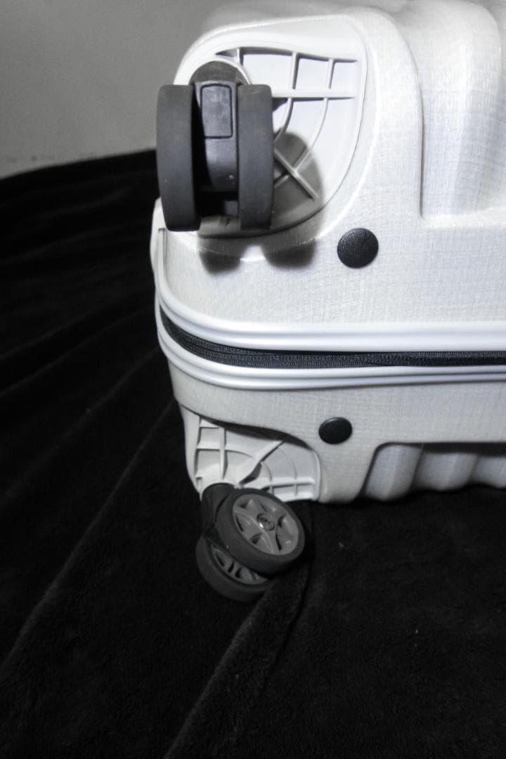 トッケイ　サムソナイト　シーライト スピナー75　オフホワイト容量94Ⅼ