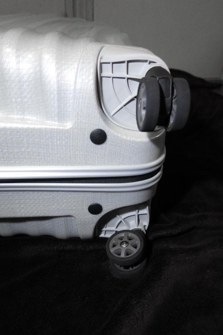 トッケイ　サムソナイト　シーライト スピナー75　オフホワイト容量94Ⅼ