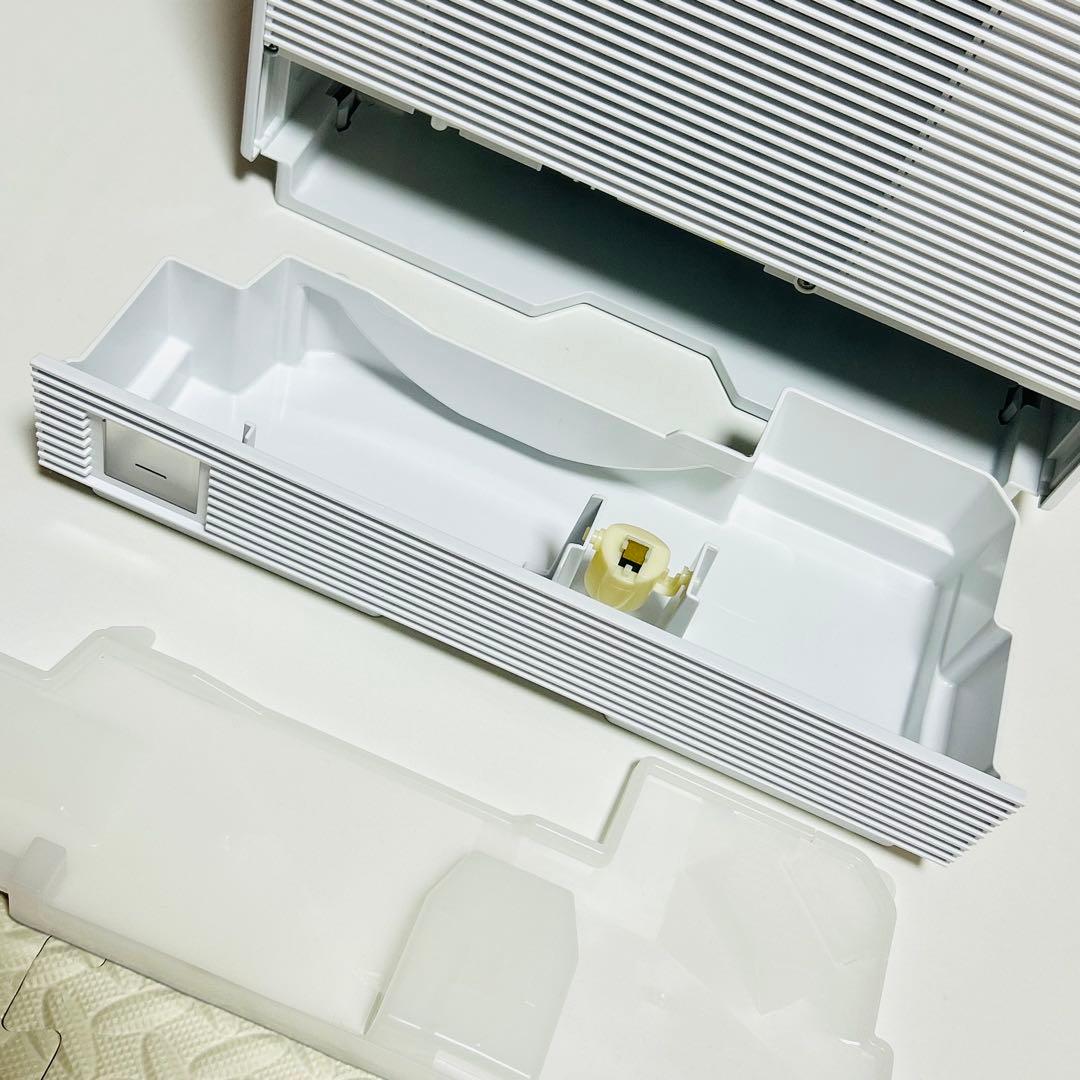 【ほぼ未使用】Panasonic 衣類乾燥除湿機 F-YZVXJ60-W