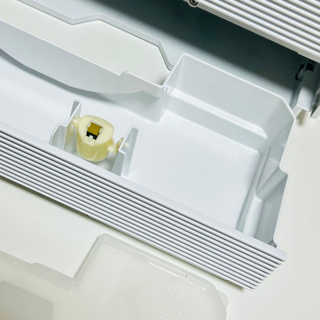 【ほぼ未使用】Panasonic 衣類乾燥除湿機 F-YZVXJ60-W